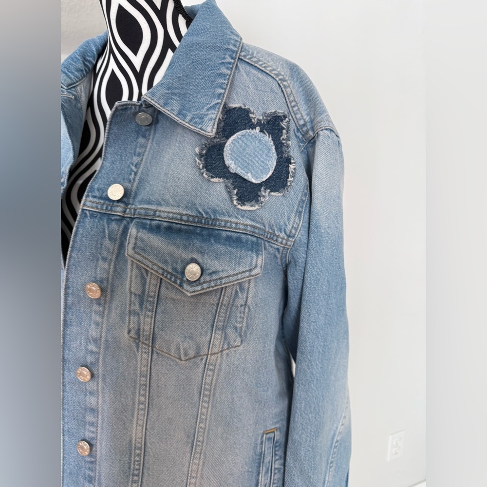 NWT Rails Grove Boyfriend Trucker Jacket in Indigo Bloom Boho 100% Cotton HP ๐๐ฅณ - Picture 11 of 16